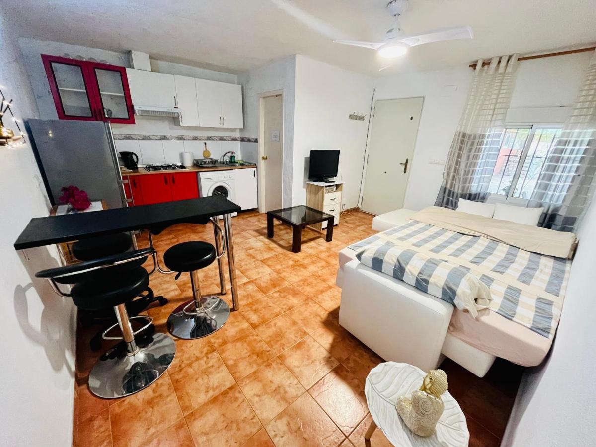 Estudio Adosado Acogedor Con Jardin, Barbacoa Y Parking Privado Alicante Luaran gambar