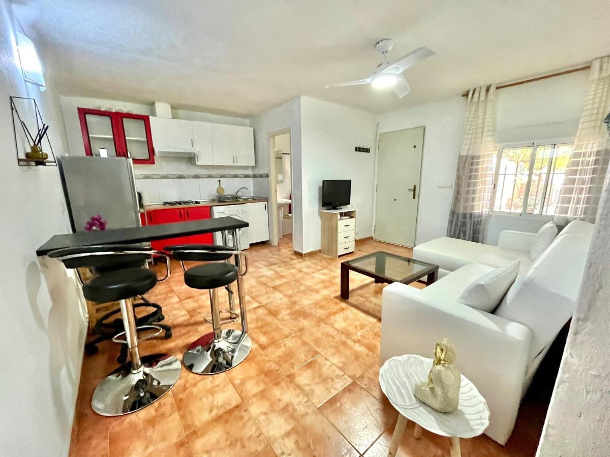 Estudio Adosado Acogedor Con Jardin, Barbacoa Y Parking Privado Alicante Luaran gambar