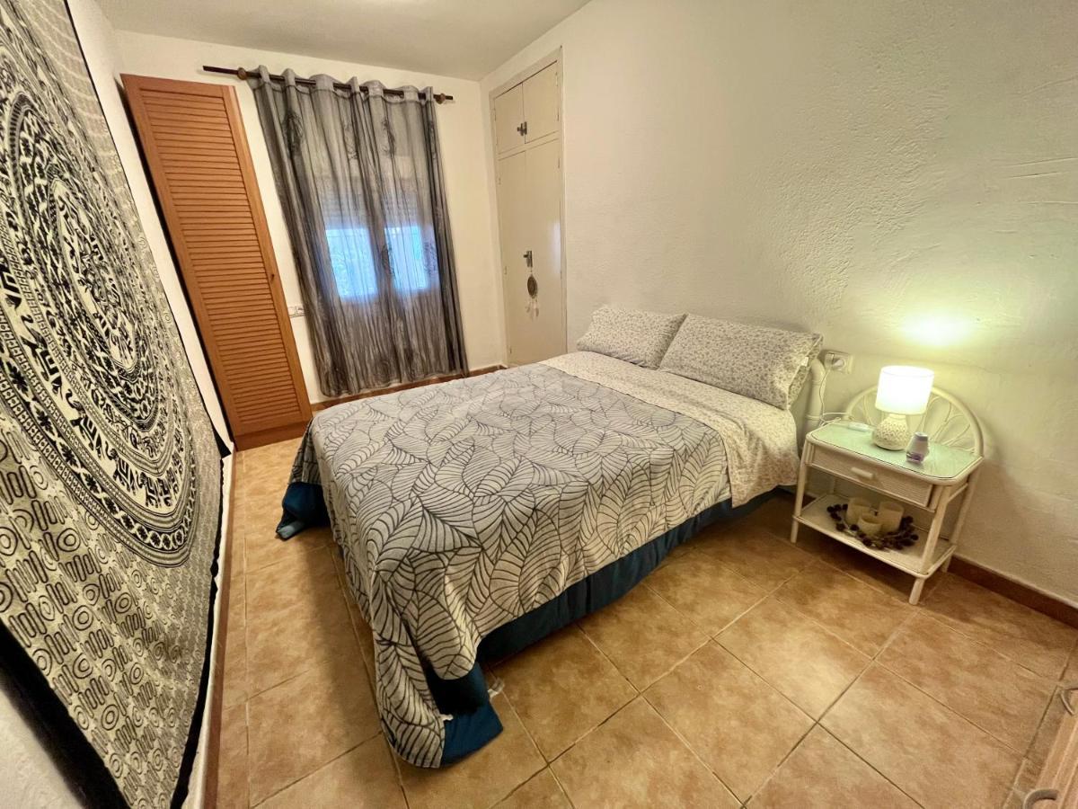Estudio Adosado Acogedor Con Jardin, Barbacoa Y Parking Privado Alicante Luaran gambar